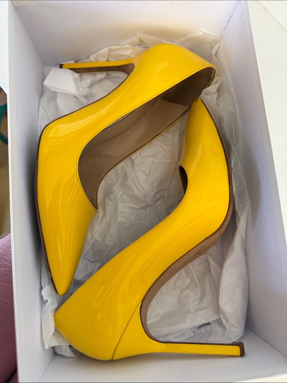 Manolo Blahnik Yellow Patent Leather Pointed-Toe Stiletto Pump